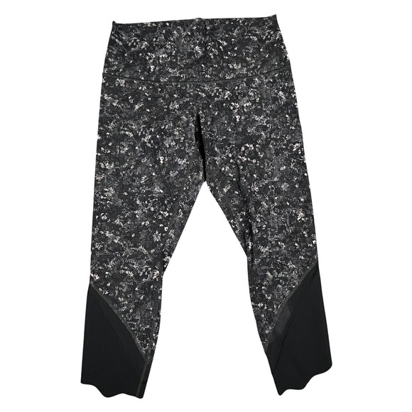 lululemon athletica Pants - Lululemon Wunder Under High Rise Crop Legging Black White Abstract Print Size 10